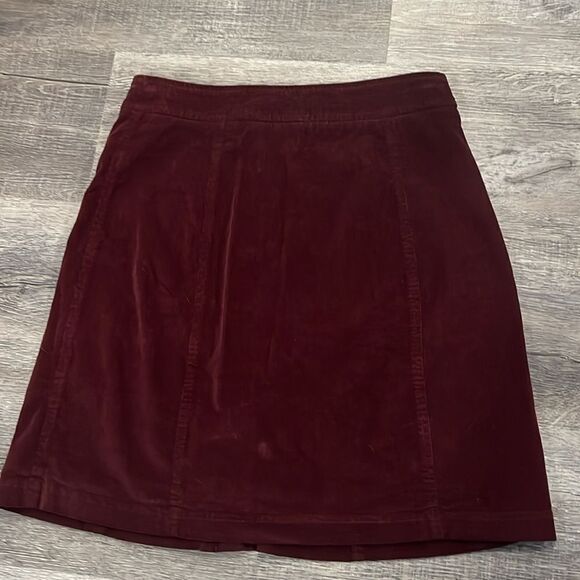 Nordstrom NWOT Three Dot burgundy a-line corduroy mini skit gold buttons - small - Picture 6 of 9